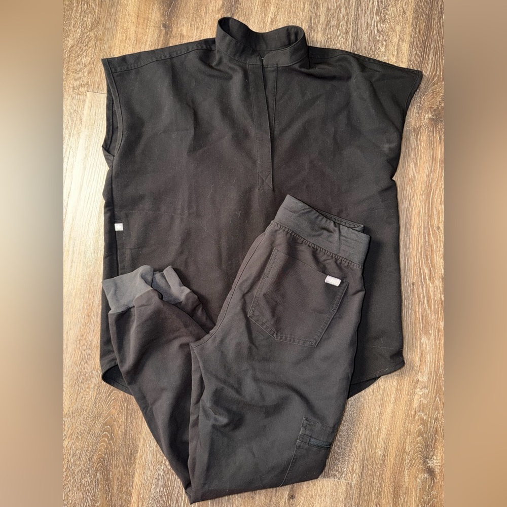 Women’s Black Rafaela top- scrub set
